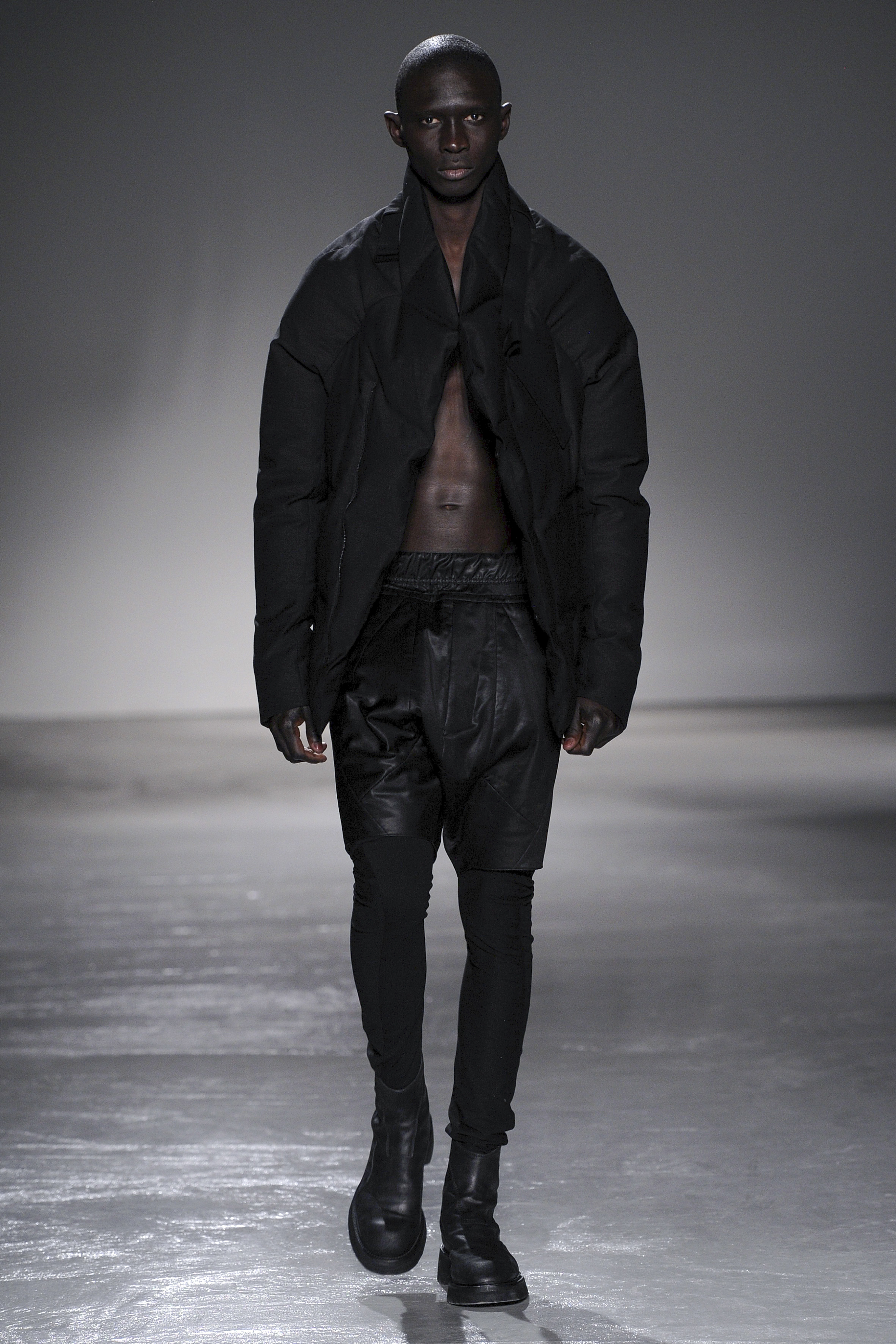 10月下旬入荷予定の『JULIUS ユリウス』2016SS PRE COLLECTION