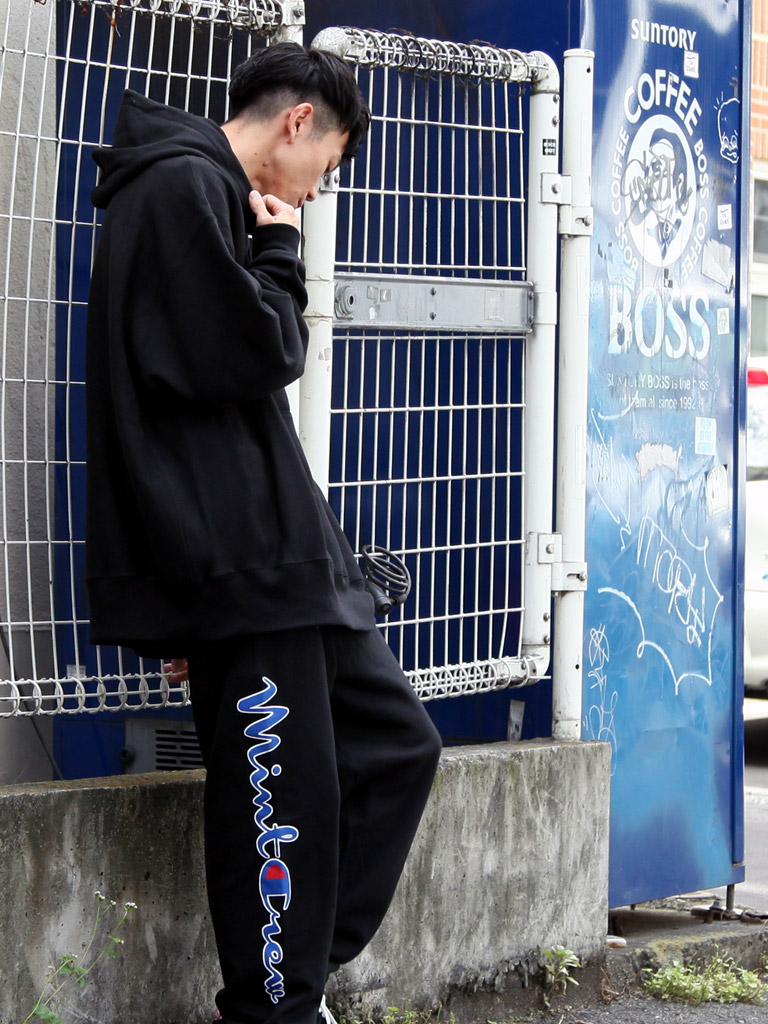 L mintcrew champion sweatpants | www.hartwellspremium.com