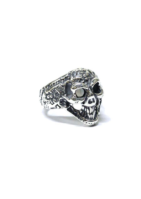 GRAFFITI SMALL GOOD LUCK SKULL RING