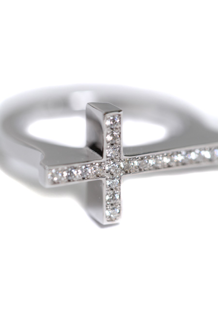 LUXURY CROSS RING