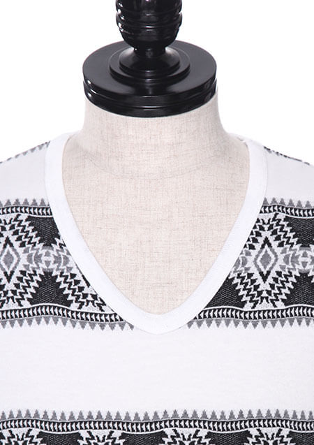 AKM ORIGINAL TRIBAL BORDER S/S V-NECK