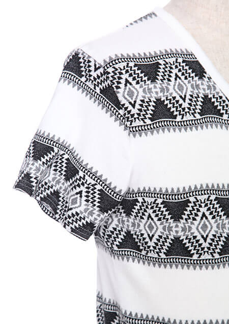 AKM ORIGINAL TRIBAL BORDER S/S V-NECK