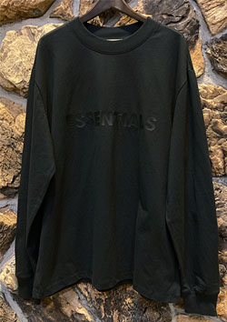 FOG ESSENTIALS FRONT LOGO LS TEE - BLACK