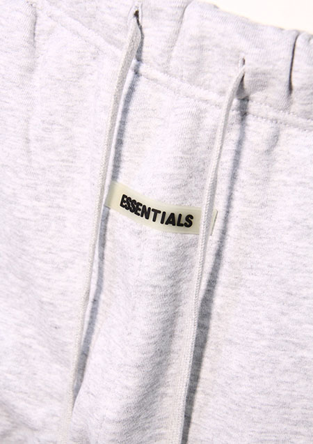 FOG ESSENTIALS  RUBBER TAG EMB SWEAT SHORTS - L/H.GREY