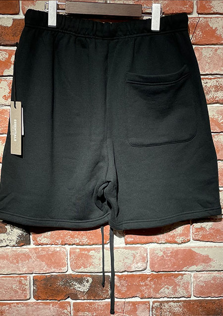 FOG ESSENTIALS REFLECTOR LOGO SWEAT SHORTS | BLACK