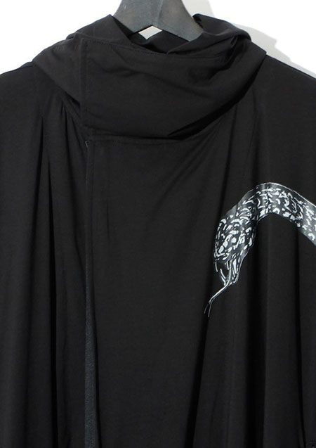 SWITCHBLAE SNAKE PRINT DRAPE PARKA | BLACK