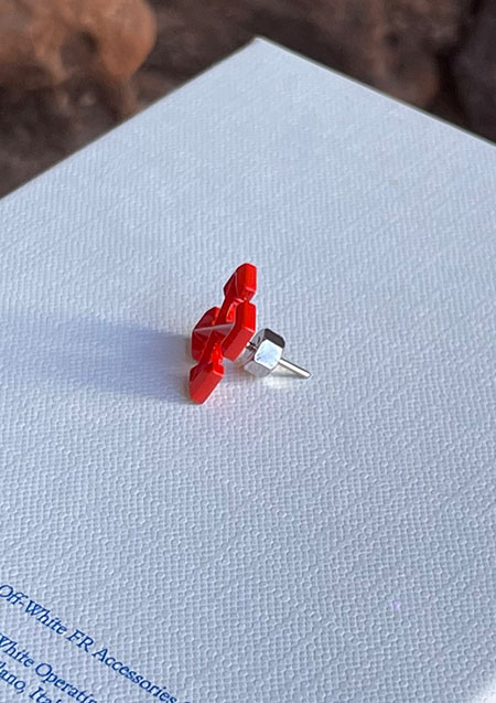 OFF-WHITE MINI ARROW MONO EARRING RED NO COLOR