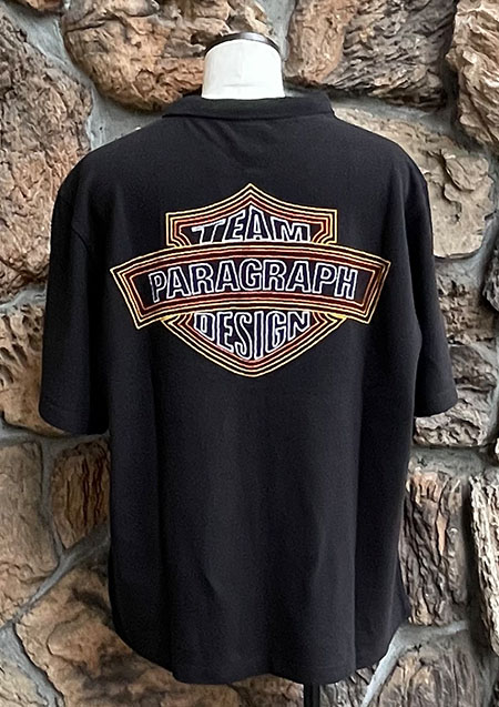 PARAGRAPH EMBLEM LOGO TEE | BLACK