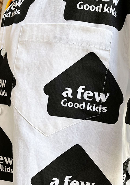 A FEW GOOD KIDS MONOGRAM HOUSE LOGO SS SHIRTS