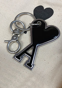 AMI PARIS AMI DE COEUR KEYRING | VERMILION/686