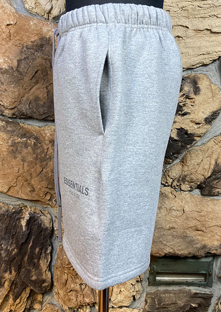 FOG ESSENTIALS 21SS SWEAT SHORTS | DK/OATMEAL