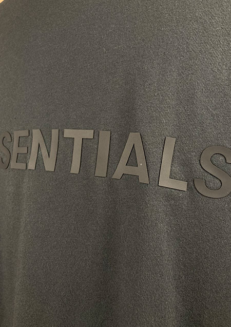 FOG ESSENTIALS FRONT LOGO SS TEE  | BLACK