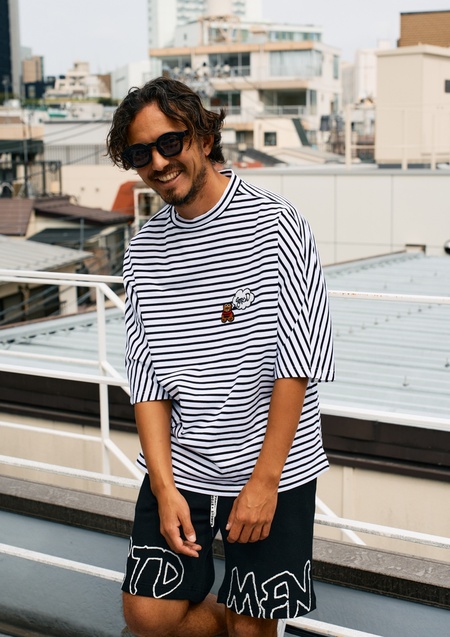 STUD MUFFIN ヘビーコットンバスク天竺 カートベアサガラパッチ | WHITE