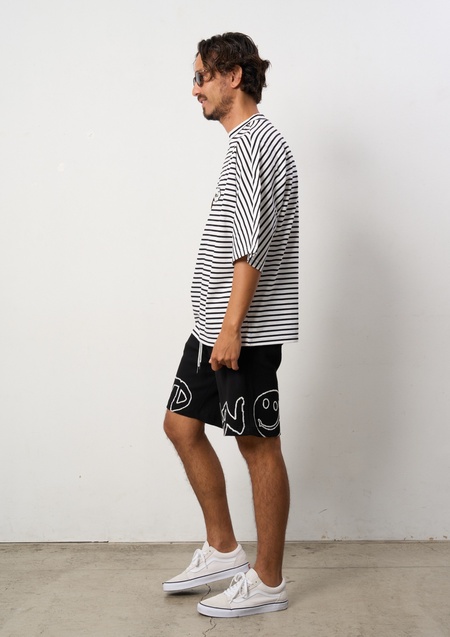 STUD MUFFIN ヘビーコットンバスク天竺 カートベアサガラパッチ | WHITE