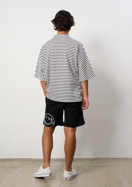 STUD MUFFIN ヘビーコットンバスク天竺 カートベアサガラパッチ | WHITE