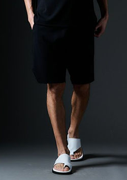 1PIU1UGUALE3 WIDE SHORTS | 99BLACK
