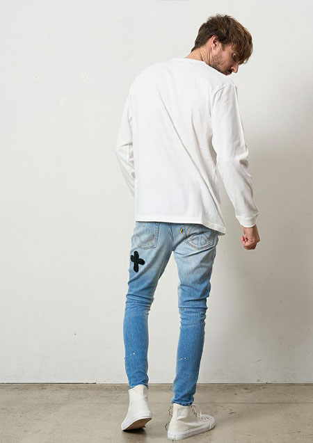 STUD MUFFIN 5.6ozコットン天竺 ラベルスマイル発泡プリントLS Tシャツ | WHITE