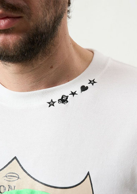 STUD MUFFIN 5.6ozコットン天竺 ラベルスマイル発泡プリントLS Tシャツ | WHITE