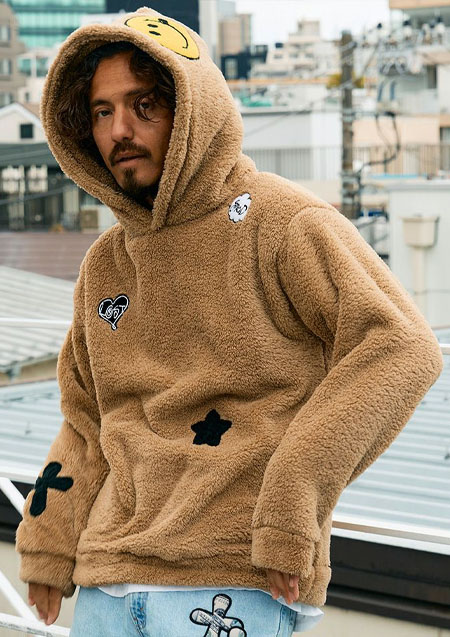 STUD MUFFIN コーラルフリースボア マルチパッチワークプルパーカー | CAMEL