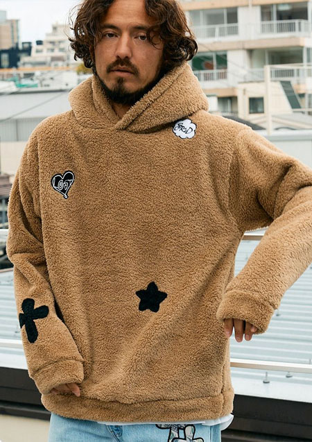 STUD MUFFIN コーラルフリースボア マルチパッチワークプルパーカー | CAMEL