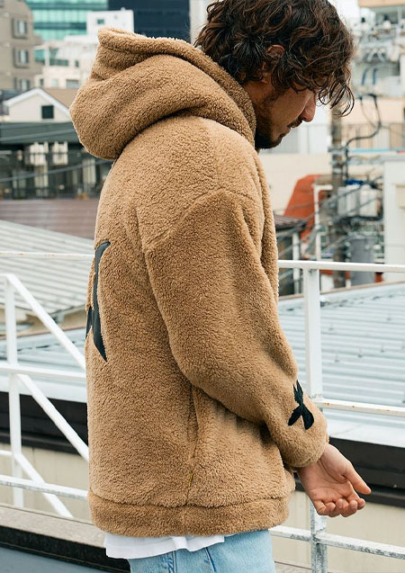 STUD MUFFIN コーラルフリースボア マルチパッチワークプルパーカー | CAMEL