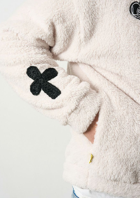 STUD MUFFIN コーラルフリースボア マルチパッチワークプルパーカー | OFF WHITE