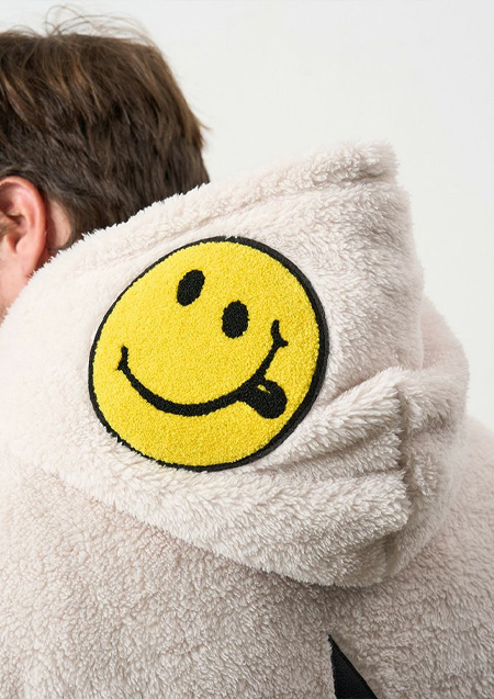 STUD MUFFIN コーラルフリースボア マルチパッチワークプルパーカー | OFF WHITE