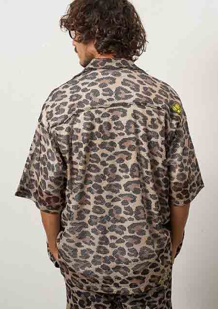 STUD MUFFIN レオパードメッシュ スマイリーパッチオーバーサイズシャツ | BROWN