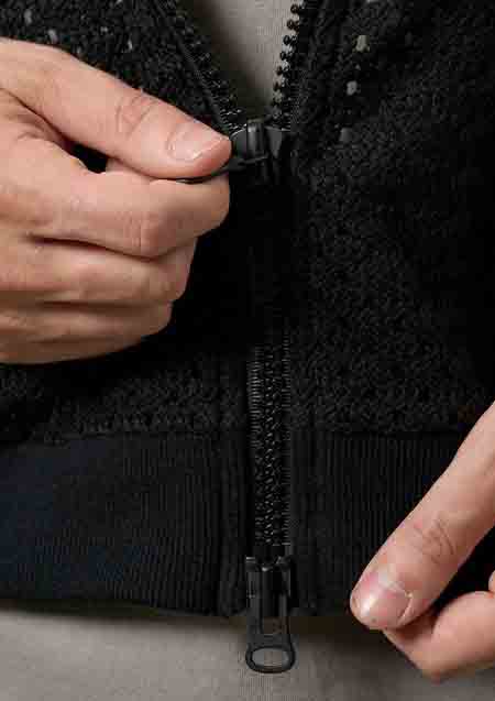 STUD MUFFIN コットンラッセルメッシュ ハンドニットワッペンビックジップブルゾン | BLACK