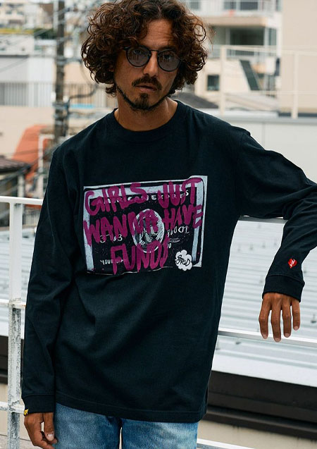 STUD MUFFIN 5.6ozコットン天竺 クレジットグラフィティ＆パッチLSシャツ ロンT | BLACK