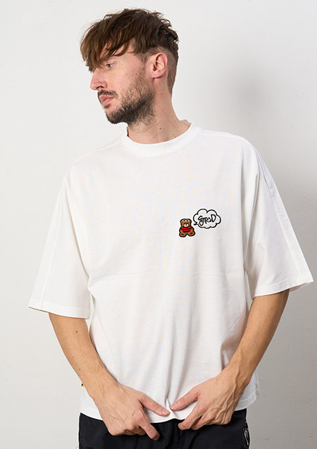 STUD MUFFIN ヘビーコットンバスク天竺 カートベアサガラパッチ | WHITE