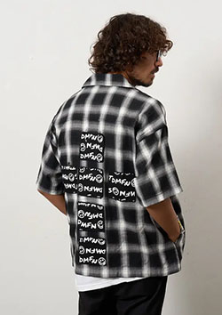 STUD MUFFIN コットンオンブレーチェック クロスロゴ パッチワーク SSシャツ | BLACK