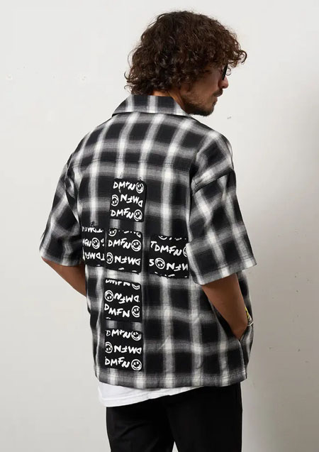 STUD MUFFIN コットンオンブレーチェック クロスロゴ パッチワーク SSシャツ | BLACK