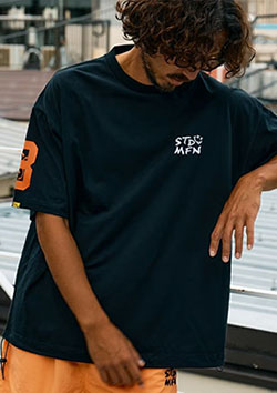 STUD MUFFIN コットン天竺 8スマイル ドローコードワイドSSTシャツ | BLACK