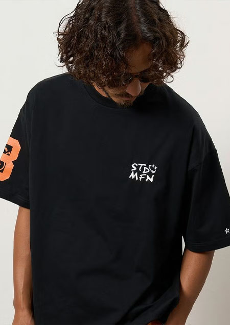 STUD MUFFIN コットン天竺 8スマイル ドローコードワイドSSTシャツ | BLACK