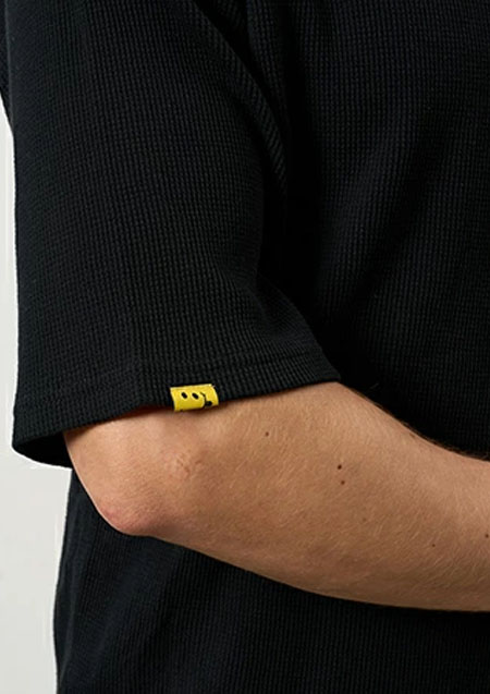 STUD MUFFIN スタッドマフィン コットンヘビーワッフル ワンポイント刺繍 オーバーサイズSSシャツ | BLACK