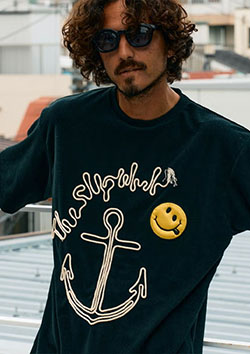 STUD MUFFIN TCパイル アンカーロープ刺繍スマイルパフパッチオーバーサイズSSシャツ Tシャツ | BLACK