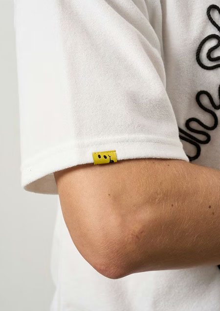 STUD MUFFIN TCパイル アンカーロープ刺繍スマイルパフパッチオーバーサイズSSシャツ Tシャツ | WHITE