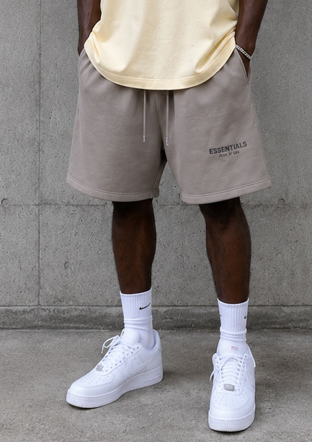 FOG ESSENTIALS 20SS RUBBER TAG SWEAT SHORTS | CEMENT