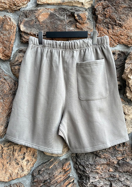 FOG ESSENTIALS 20SS RUBBER TAG SWEAT SHORTS | CEMENT