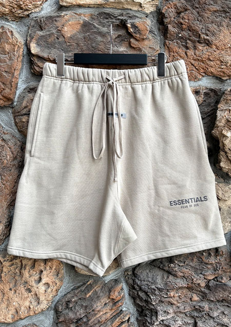 FOG ESSENTIALS 20SS RUBBER TAG SWEAT SHORTS | TWILL
