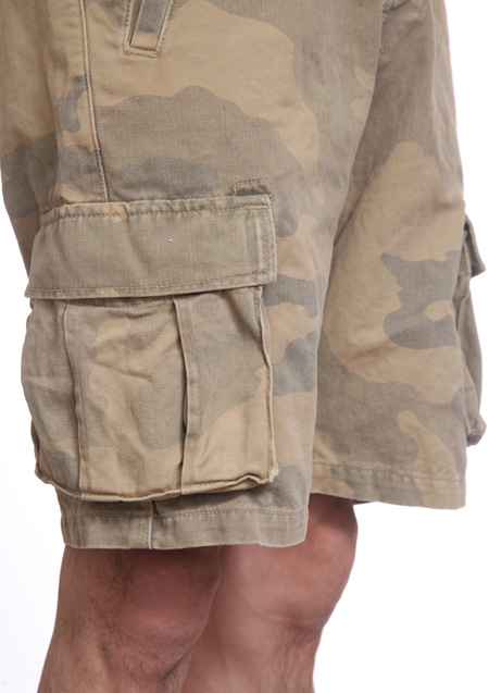 VINTAGE CAMOUFLAGE CARGO SHORTS