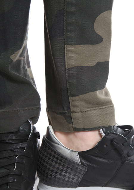 ORIGINAL BIG CAMO STRETCH DENIM TWIGGY PANTS