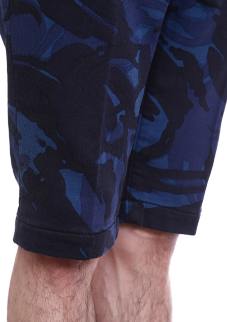 CAMO PRINT SWEATDENIM TIGHT SLIM SHORTS