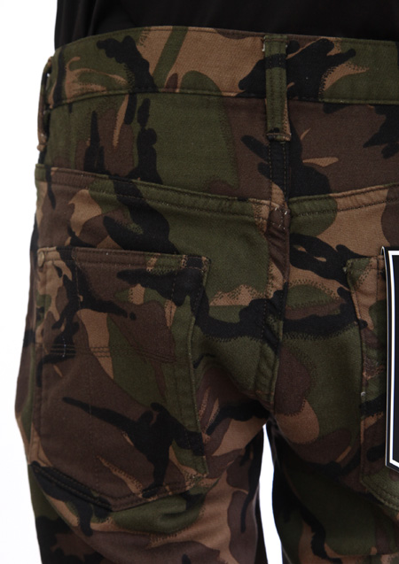 CAMO PRINT SWEATDENIM TIGHT SLIM SHORTS